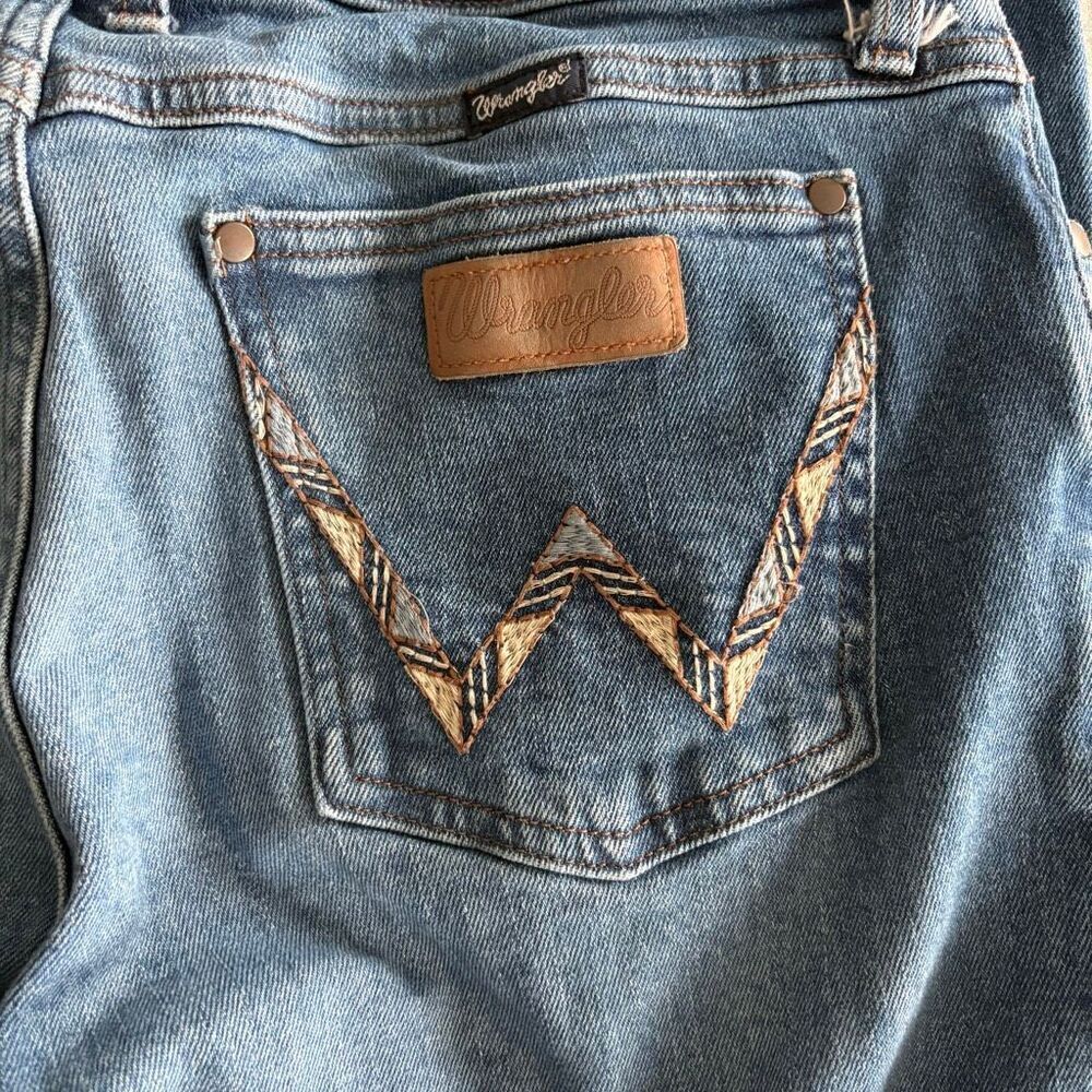 Wrangler Retro Women's Ella Low Rise Bootcut Stretch Denim Jeans Size 31x32 - Picture 2 of 9